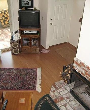 4th image of 17922 River Cir APT 3