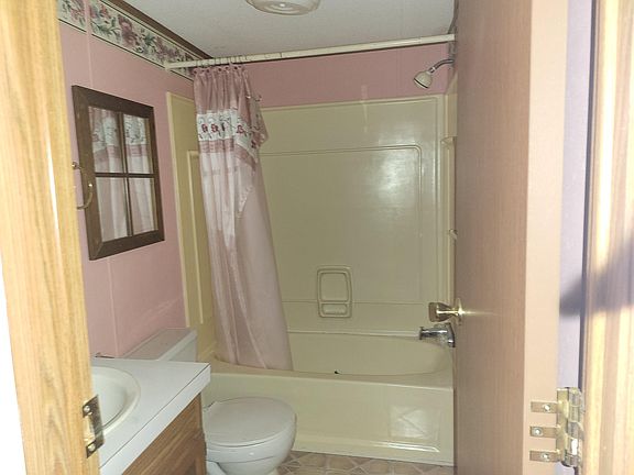 5th image of 2419 Catalpa St #59