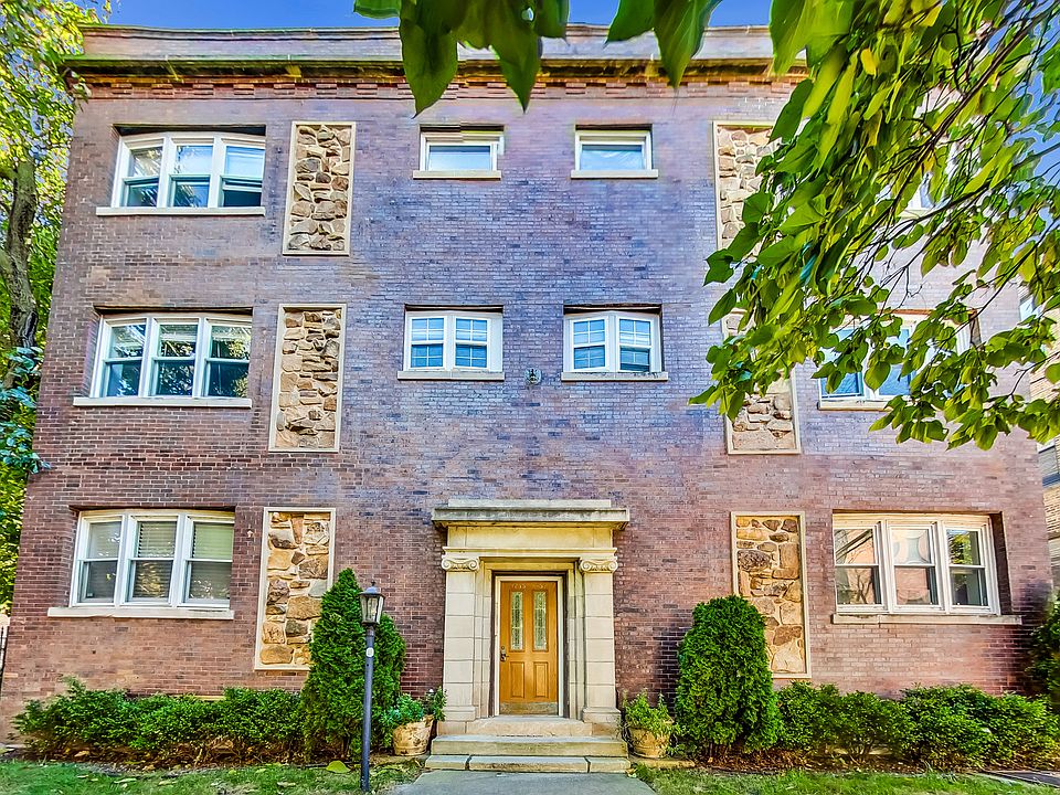 1st image of 1755 W Belle Plaine Ave #2E