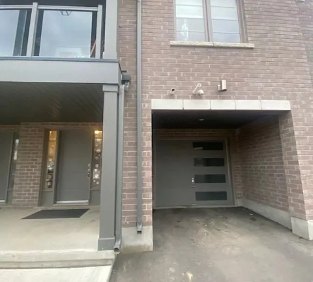 205 W Oak Trl #18 — Photo 2
