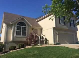 909 Coachman St, Pleasant Hill, MO 64080