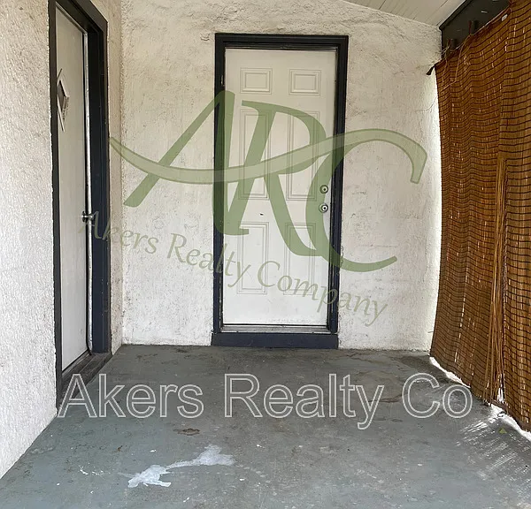 1216 Cedar St — Photo 2