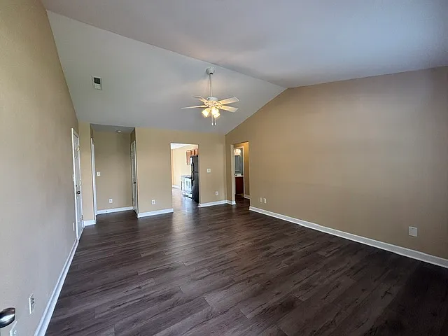 3 bed, 1260 sqft, $1,600 — Photo 2