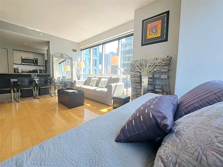 350 W 42nd St #17K — Photo 5