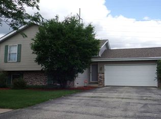 6827 Louden Dr, Loves Park, IL 61111