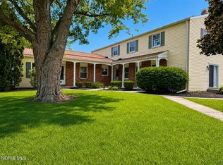 160 Quail Rd APT 18, Perrysburg, OH 43551