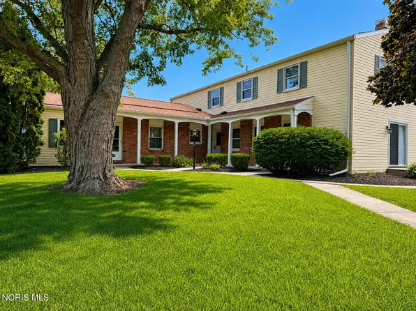 160 Quail Rd APT 18, Perrysburg, OH 43551