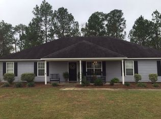 712 Edgewater Pl, Hahira, GA 31632