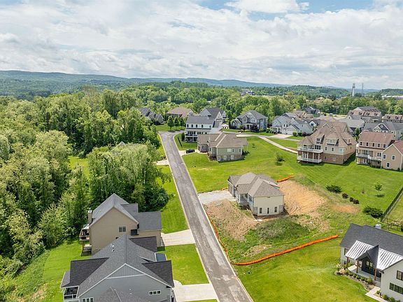 4th image of 125 Southwind Cir