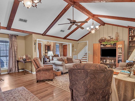 2nd image of 510 Bunker Hill Rd