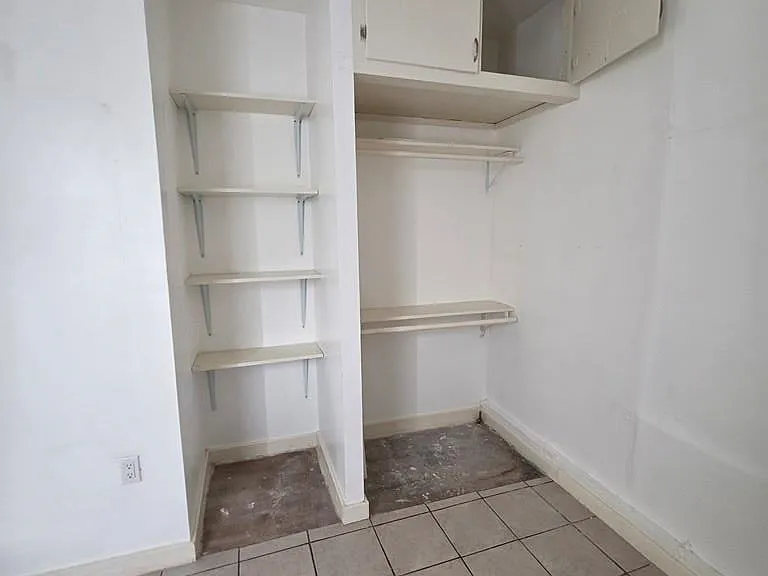 34 W Hawthorne Ave — Photo 18