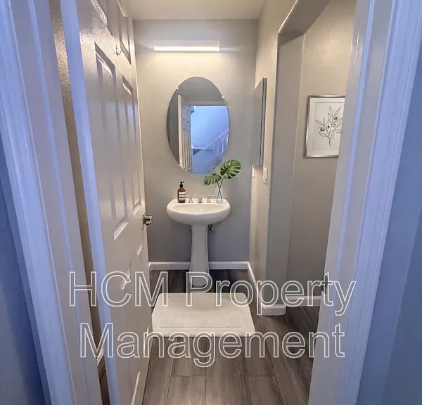 8043 E Loftwood Ln — Photo 7