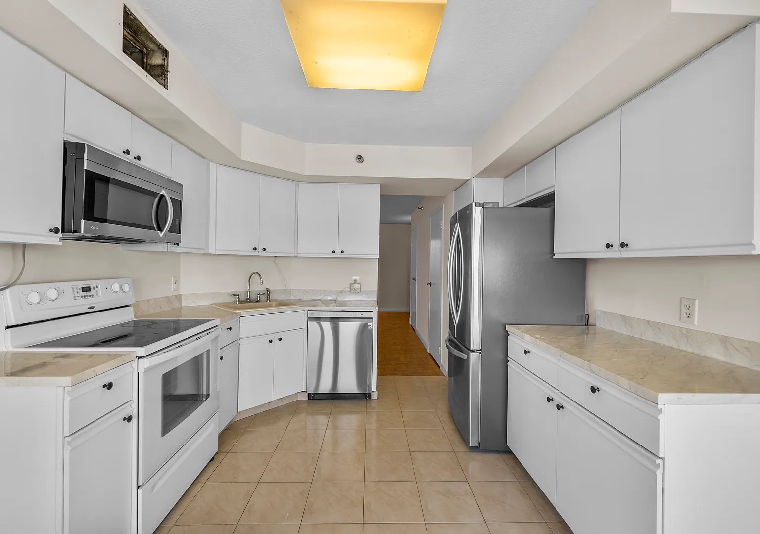 2 bed, 1100 sqft, $2,450 — Photo 4