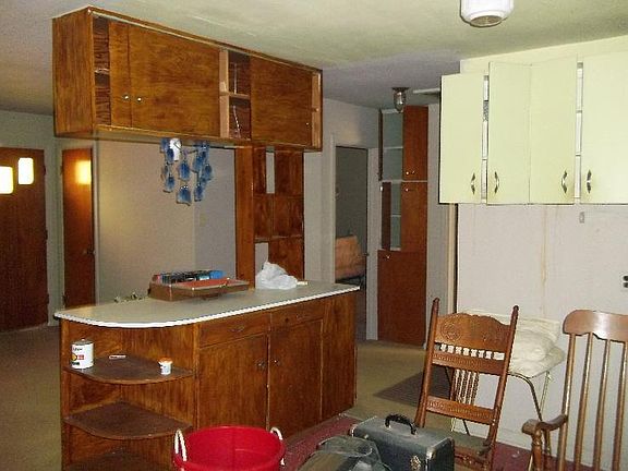5th image of 3136 Morton Ave