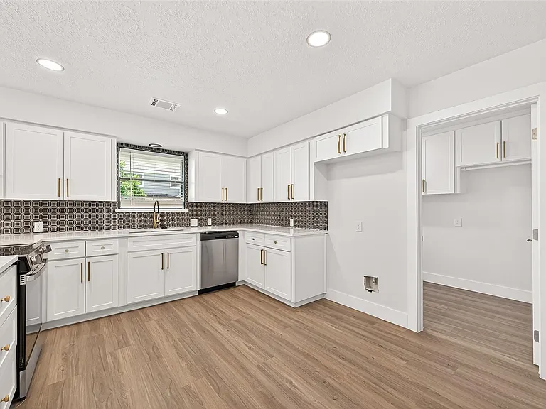 2730 Blue Glen Ln — Photo 21