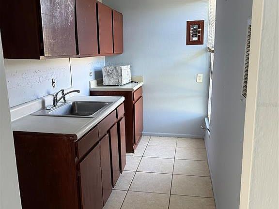 3rd image of 3031 CLUB CIRCLE