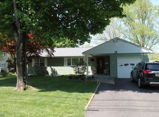 416 Hurley Dr, Hackettstown, NJ 07840