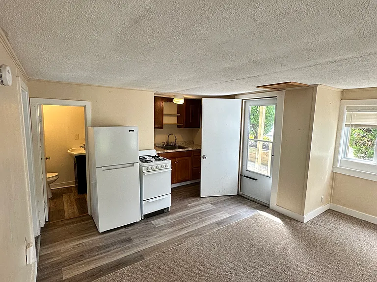 27 Central Park Ave #1 — Photo 18