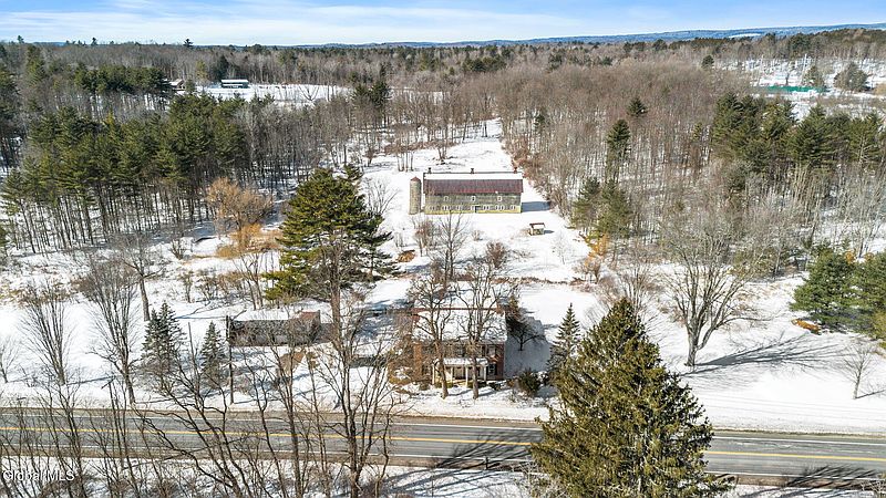 4th image of 1167 Middleline Road