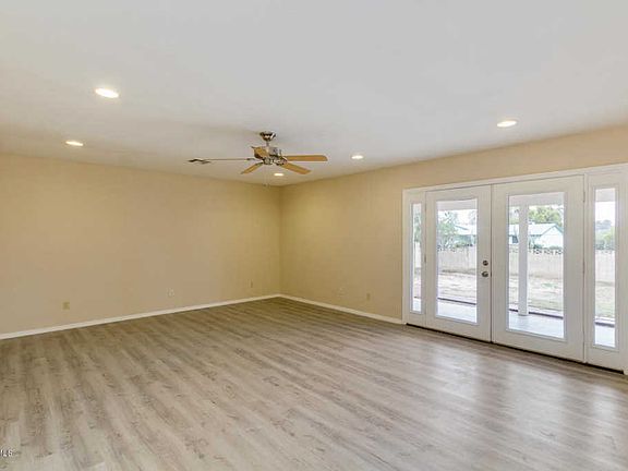 3rd image of 1046 S 72nd Pl