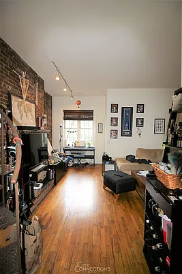 Rented by City Connections Realty | media 16