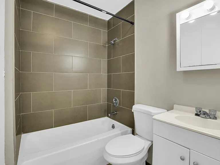 1101 N McKinley Ave — Photo 13