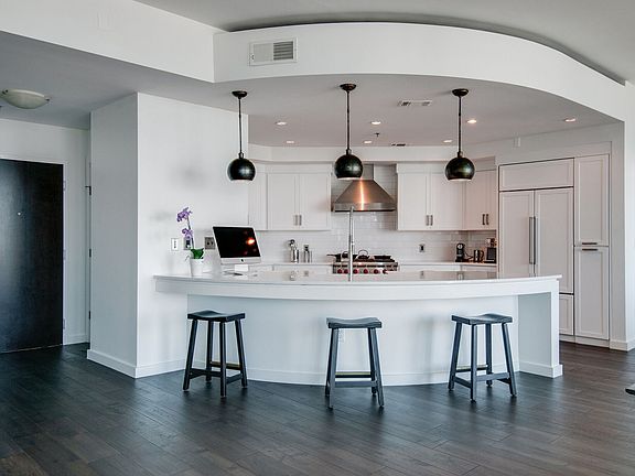 4th image of 900 20th Ave S APT 1411
