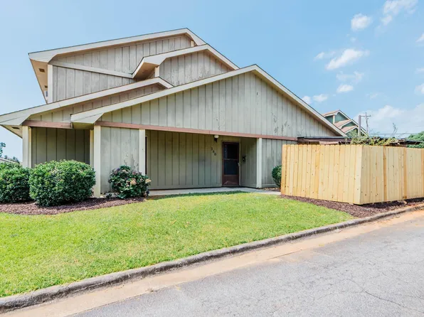 160 Stoneridge Dr, Warner Robins, GA 31088