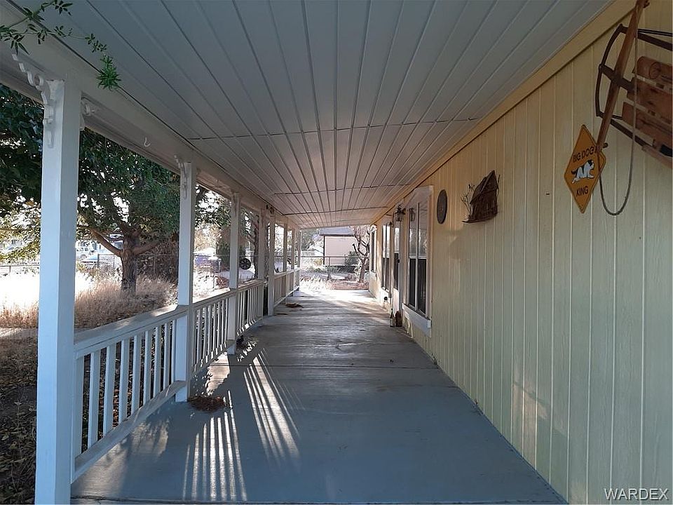 2nd image of 2955 E Packard Ave