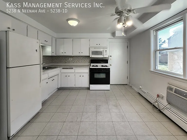 5238 N Neenah Ave #1D — Photo 1