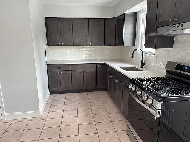 3 bed, 1.5 bath, 1378 sqft, $2,800 — Photo 2