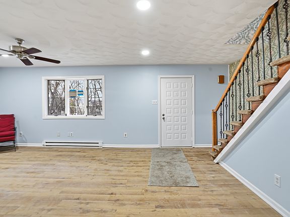 4th image of 21 Circle Dr