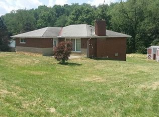 118 Emerald Dr, New Kensington, PA 15068