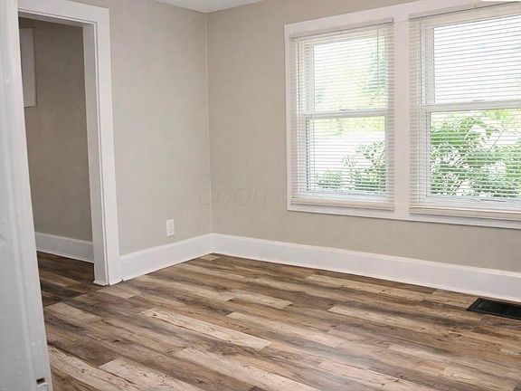 5th image of 273 Wrexham Ave