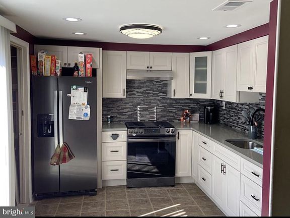 5th image of 58 Villanova Ct