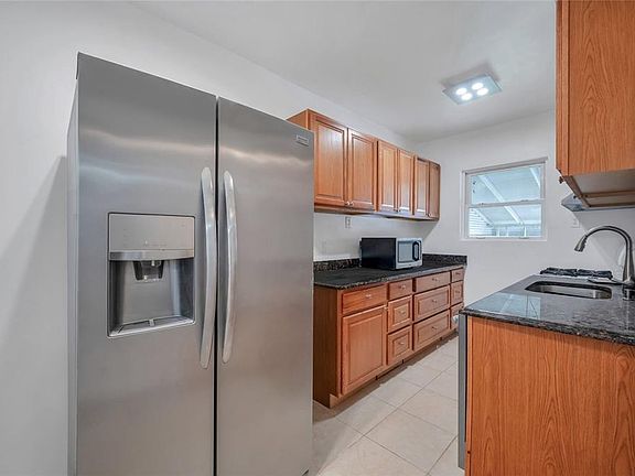 4th image of 67-03 Burns St #1