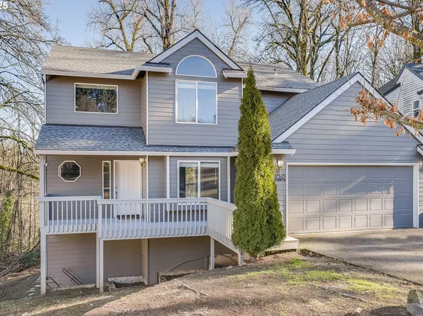 17393 Wake Robin Cir, Oregon City, OR 97045