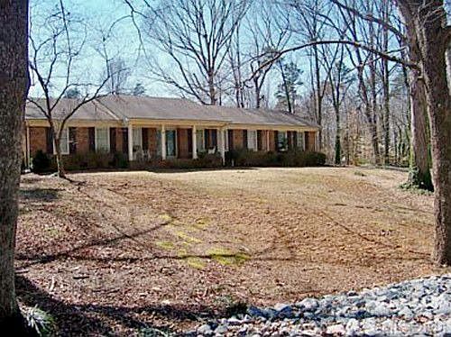 1st image of 100 Sherry Dr