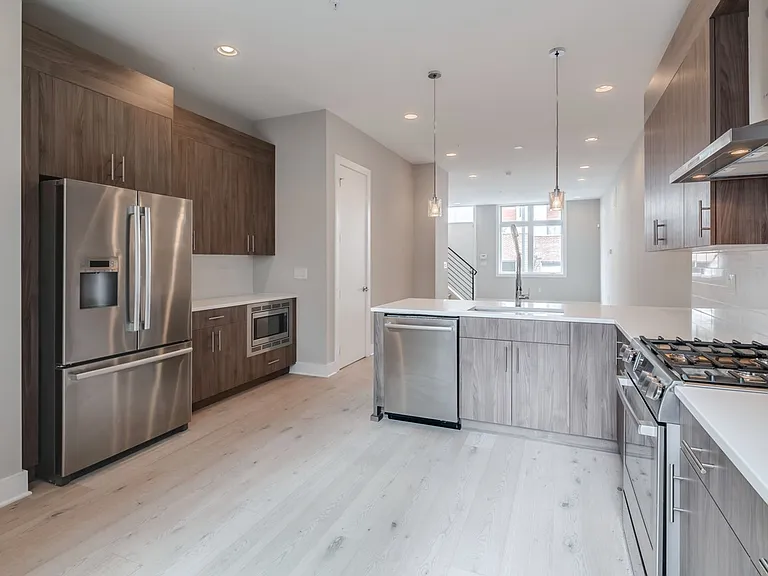 326 Fairmount Ave — Photo 1