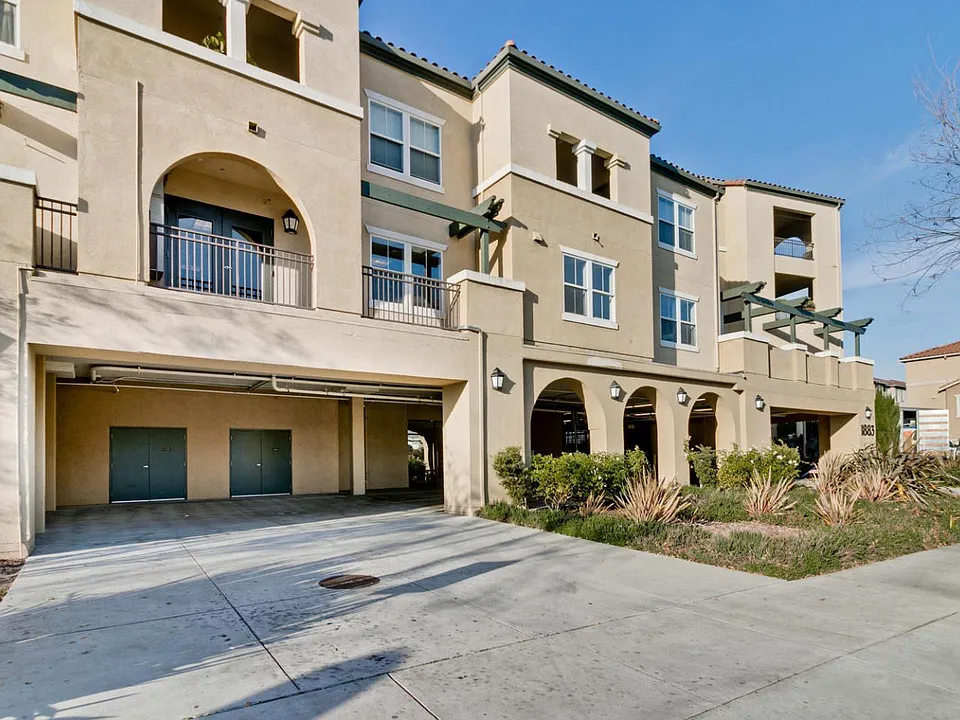 1883 Agnew Rd #315