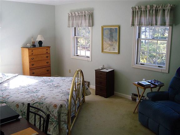 5th image of 255 Willard Ave #3
