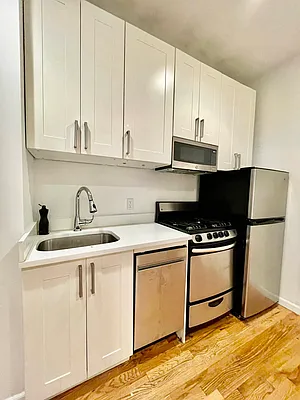 Rented by HOLTON REAL ESTATE INC. | media 16