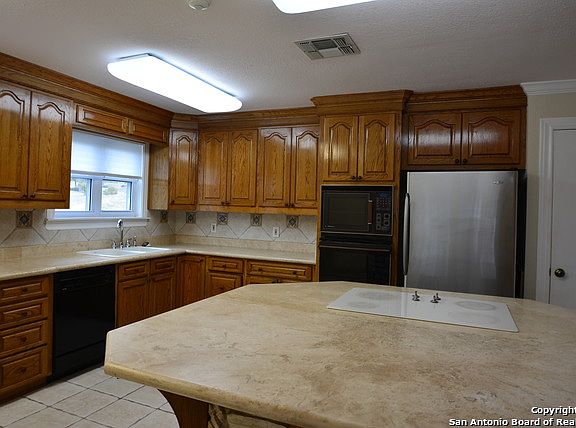 5th image of 501 Fairway Dr E