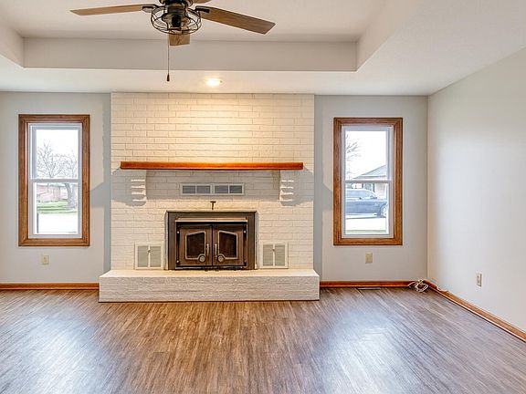 3rd image of 2831 N Garry Street