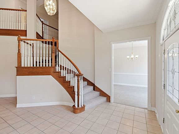2nd image of 1020 Highland Oaks Dr