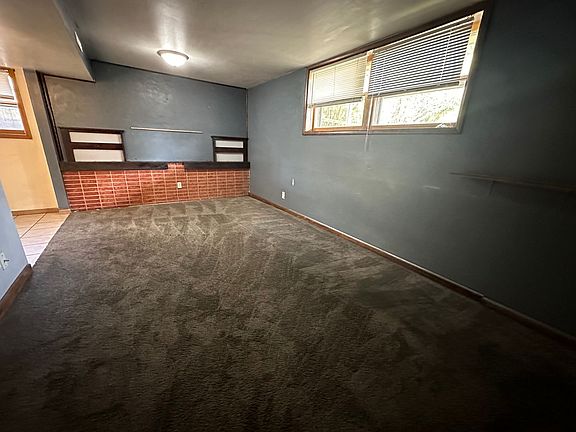4th image of 506 1st Ave NE #A