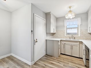 9707 64th Ave NW, Edmonton, AB T6E0J4