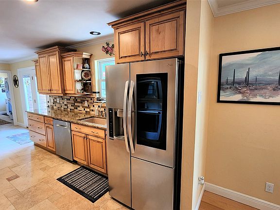 5th image of 2305 Foxboro Way