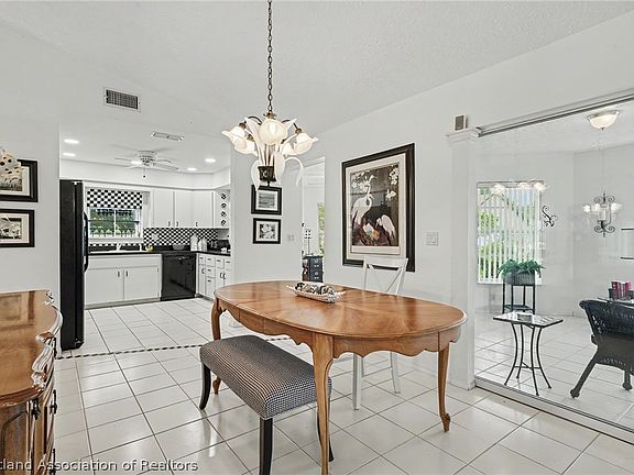 5th image of 128 Crestview Ct N