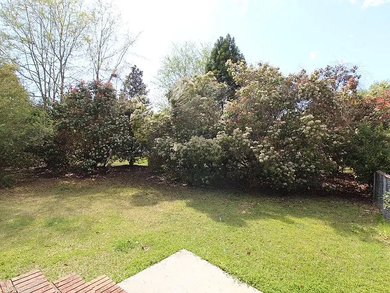 106 Foxberry Cir #B — Photo 13